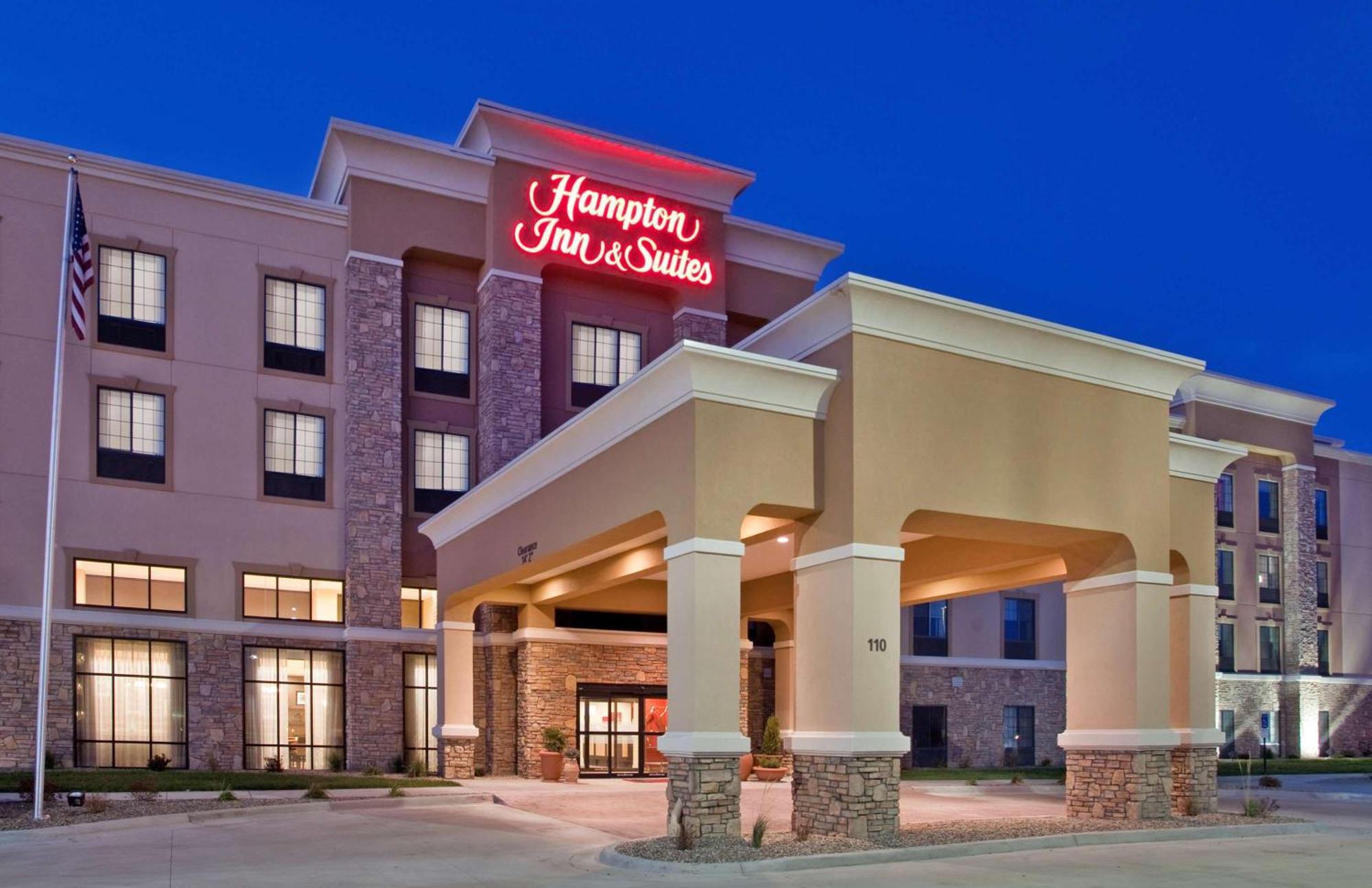Hampton Inn & Suites Dickinson Nd Exterior foto